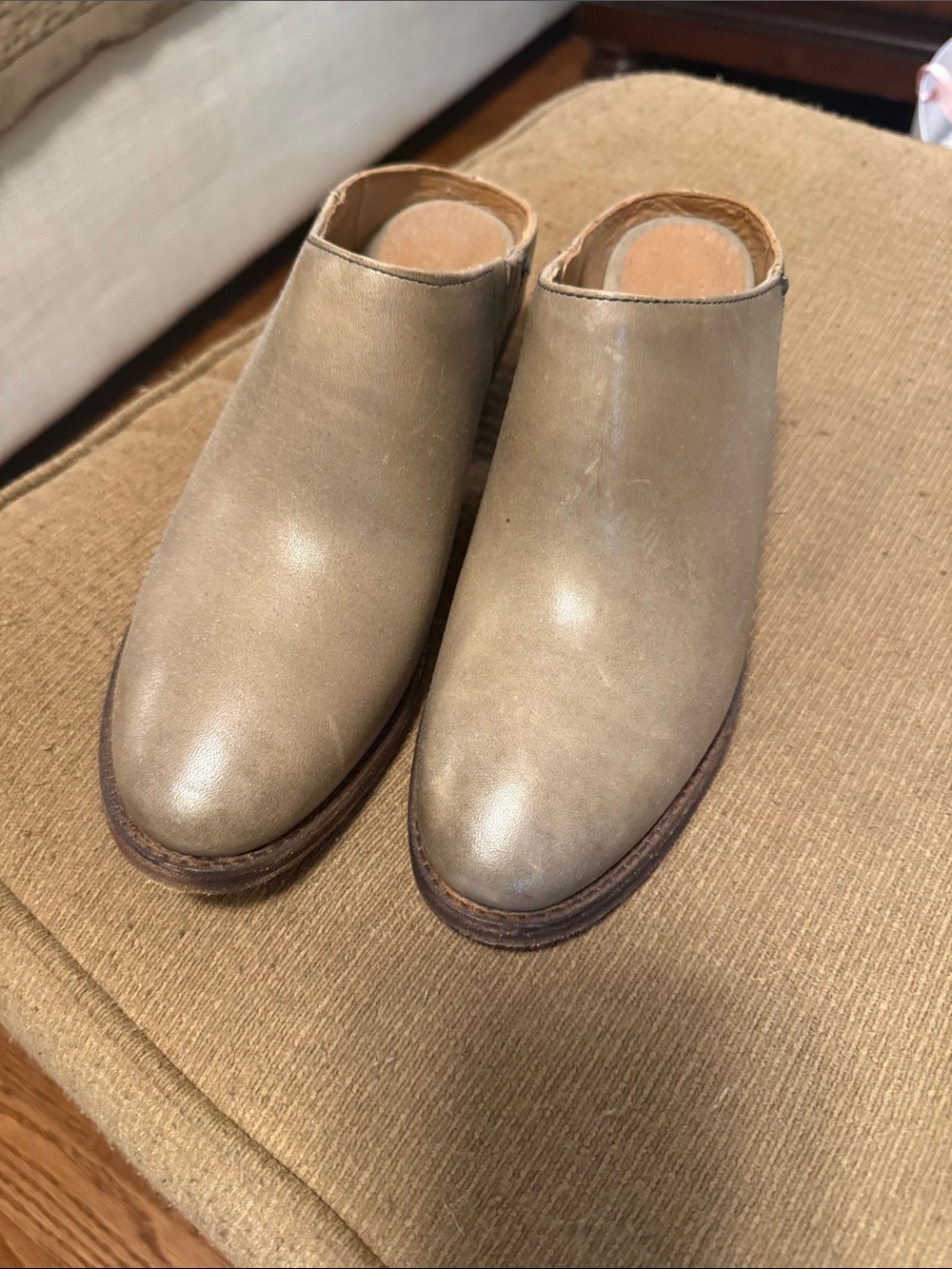 FRYE AND CO. Women’s Leather Mule Slides in Taupe Brown/Green
